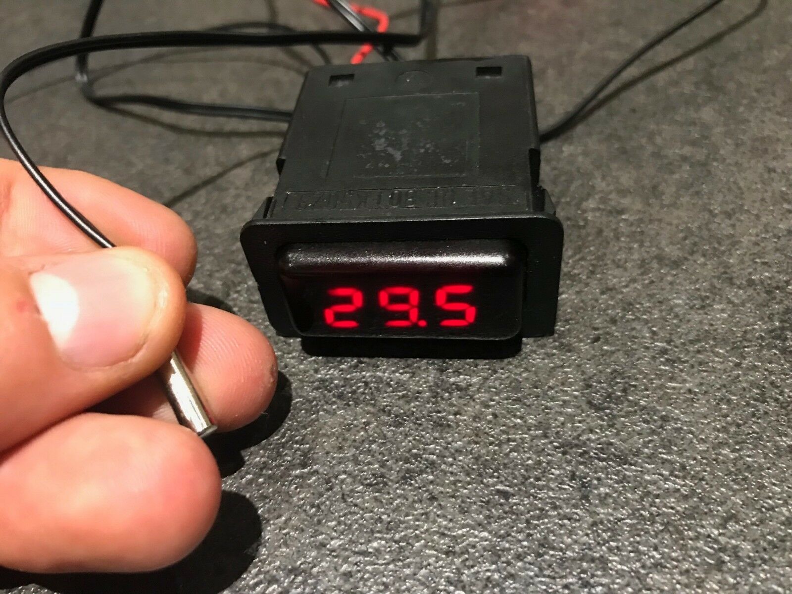 Innen-/Außentemperaturanzeige für BMW E30 E24 E28 E34